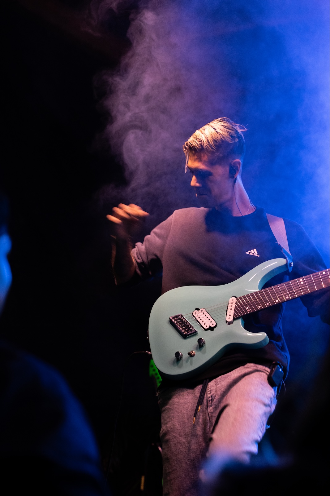 Ryōshi performing live