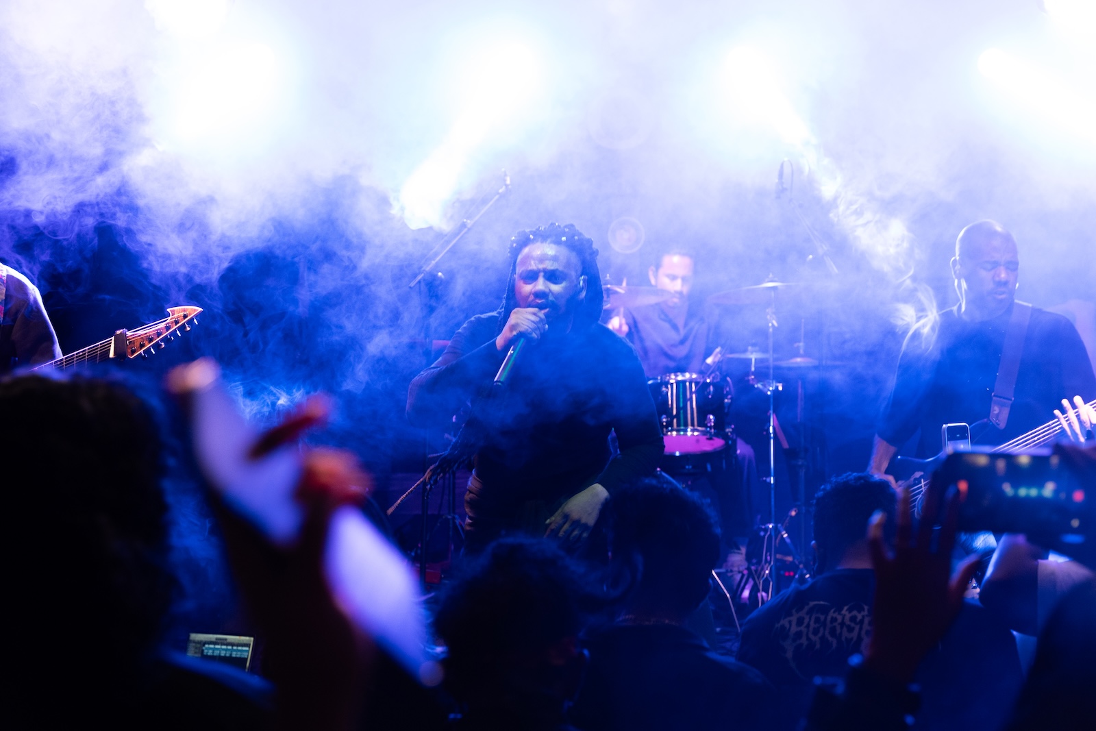 Ryōshi live on stage at Café du Vieux Conseil